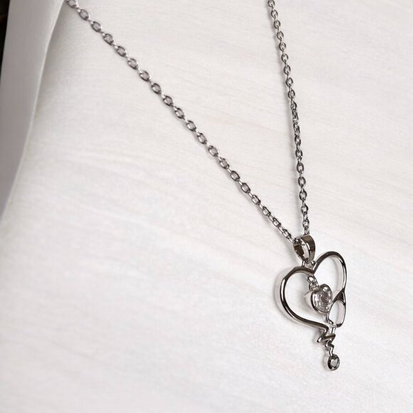 Heart Stethoscope Nurse Necklace - Picture 5 of 5